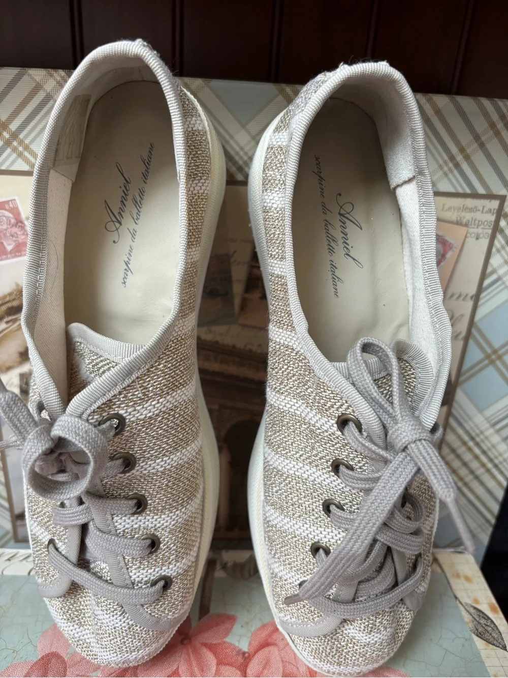 Anniel Soft Gold Metallic Striped Jute Woven Lace Up Flat Shoes. Size 9